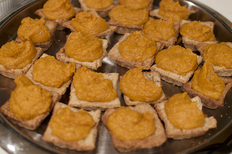 marshmallow sweet potatoes in pecan tart shells