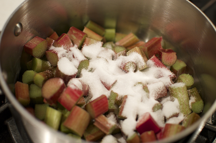 rhubarb sugar pan